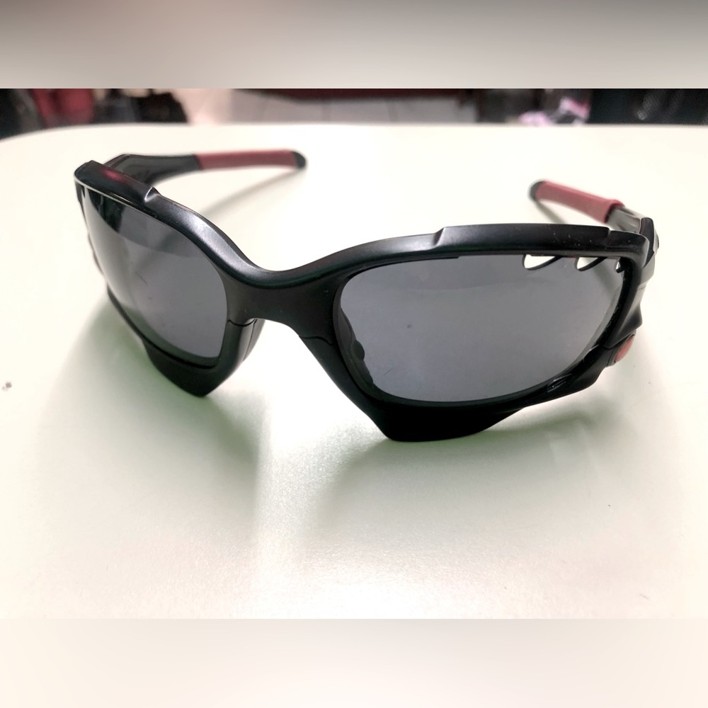 dark polarized sports glasses for men  light scratches